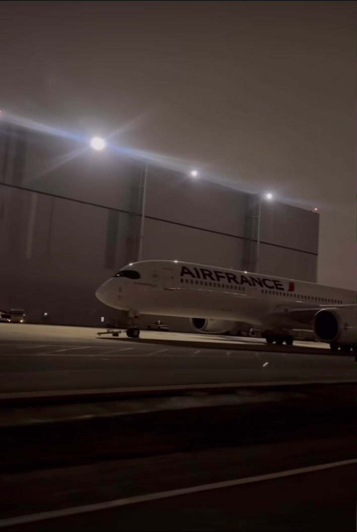@7th Flightline Airlines