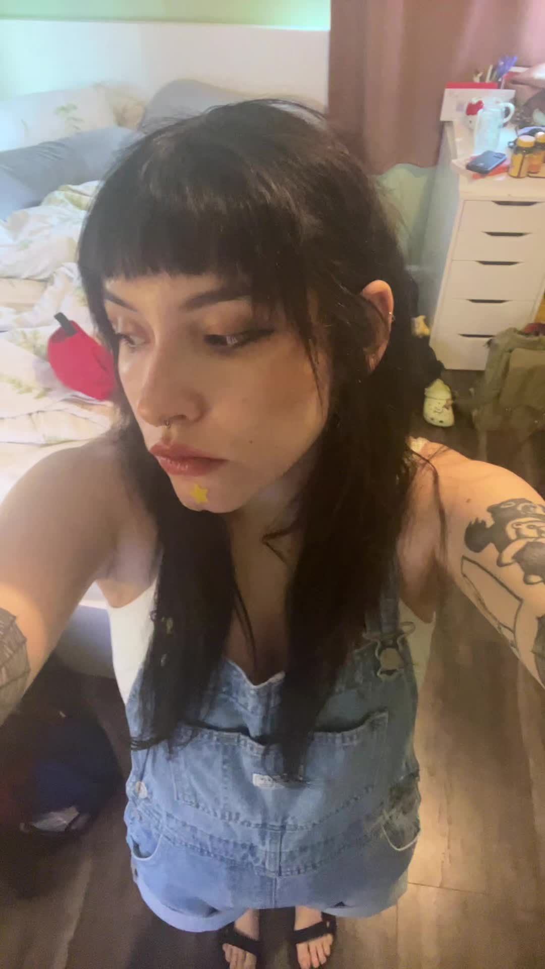 @Asstrudel