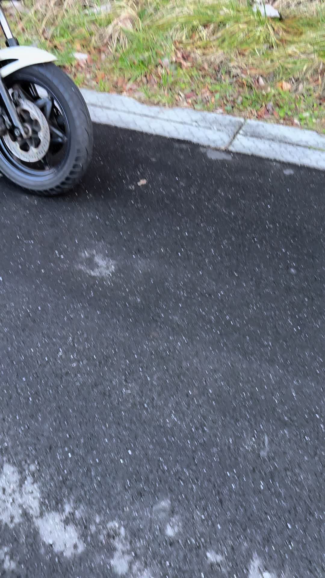 @まちこー