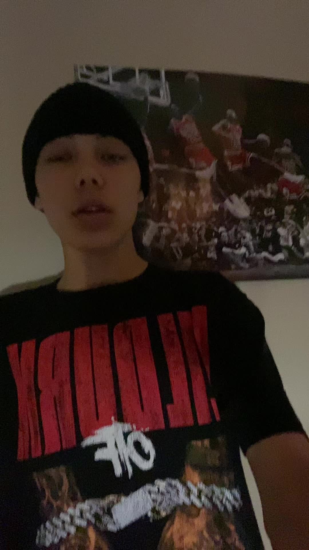 @🖤