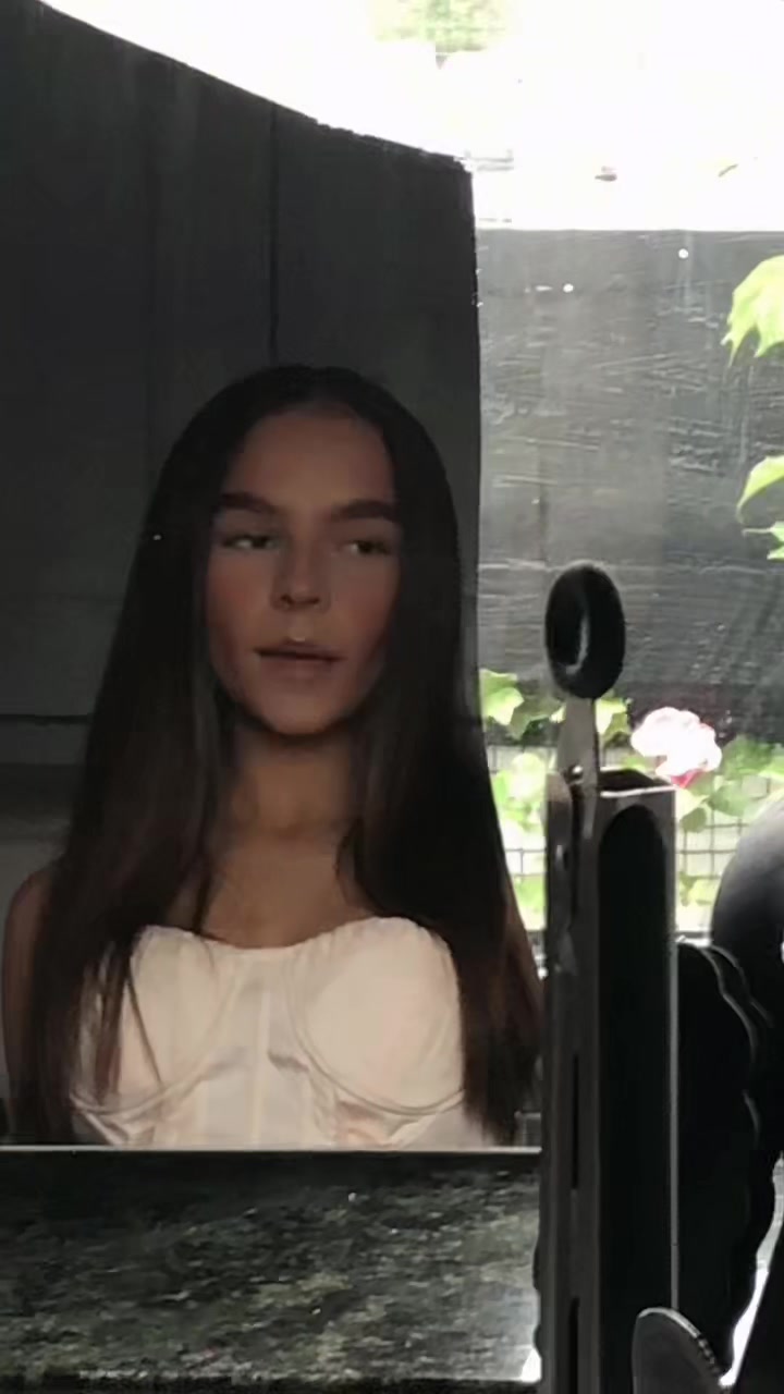 @𝘭𝘪𝘭𝘭𝘺𝘳𝘰𝘴𝘦