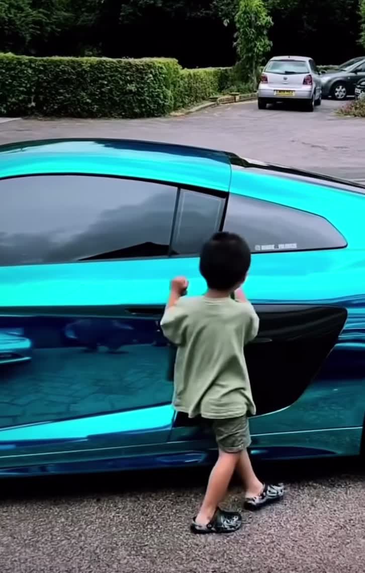 @AlexCars