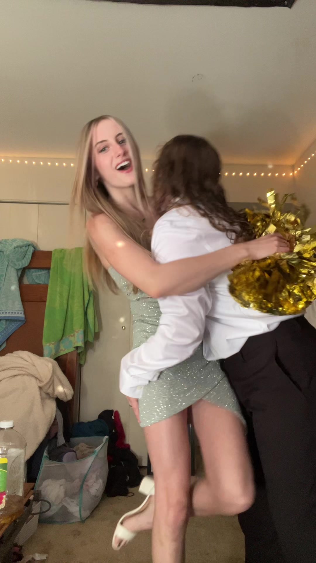@Livi👩🏼&zwj;❤️&zwj;💋&zwj;👩🏼