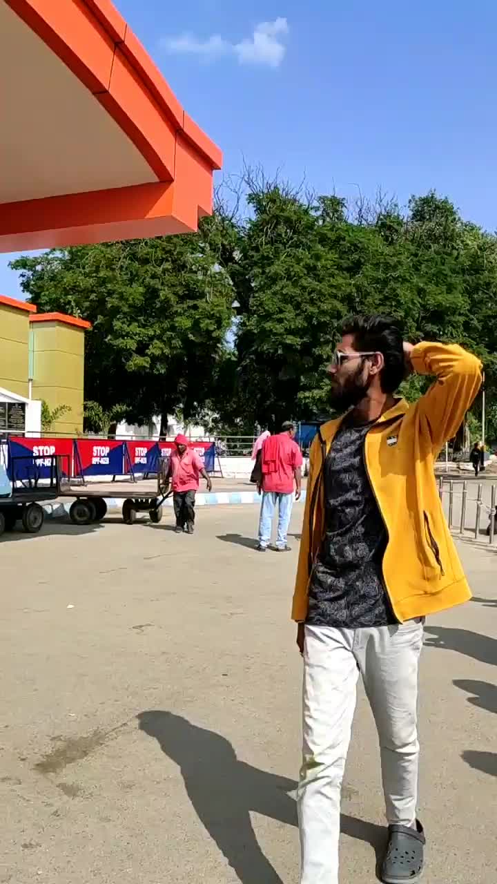 @MI_CK_EL_ U_D_A_Y