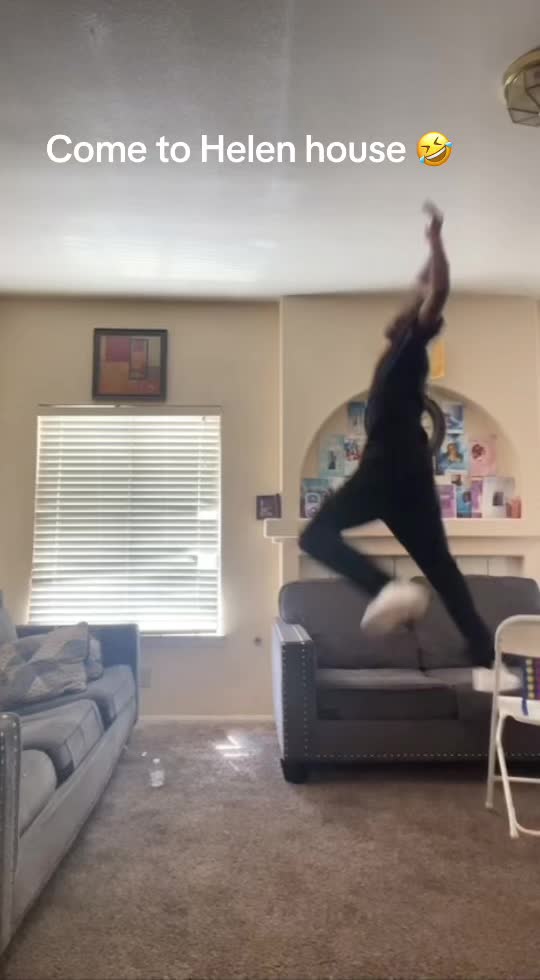 @Derrick_thecomediann