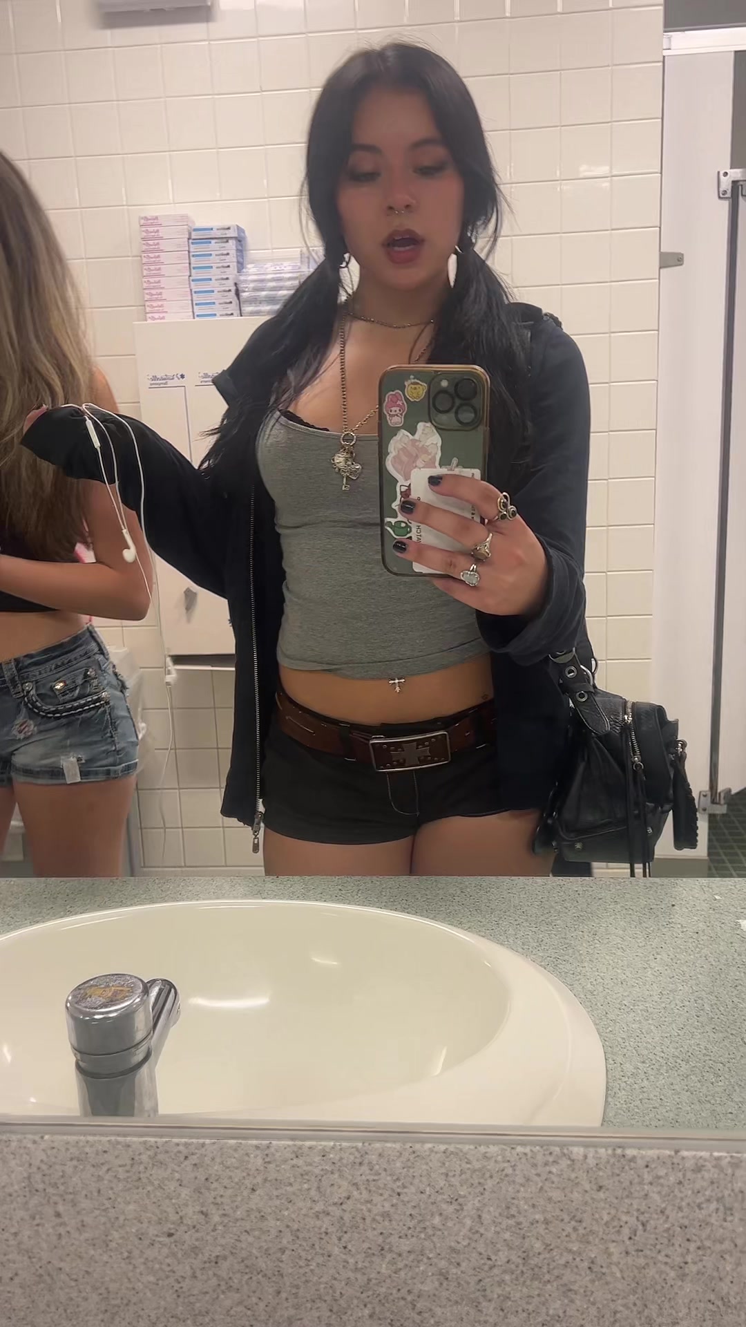 @christi&ntilde;a