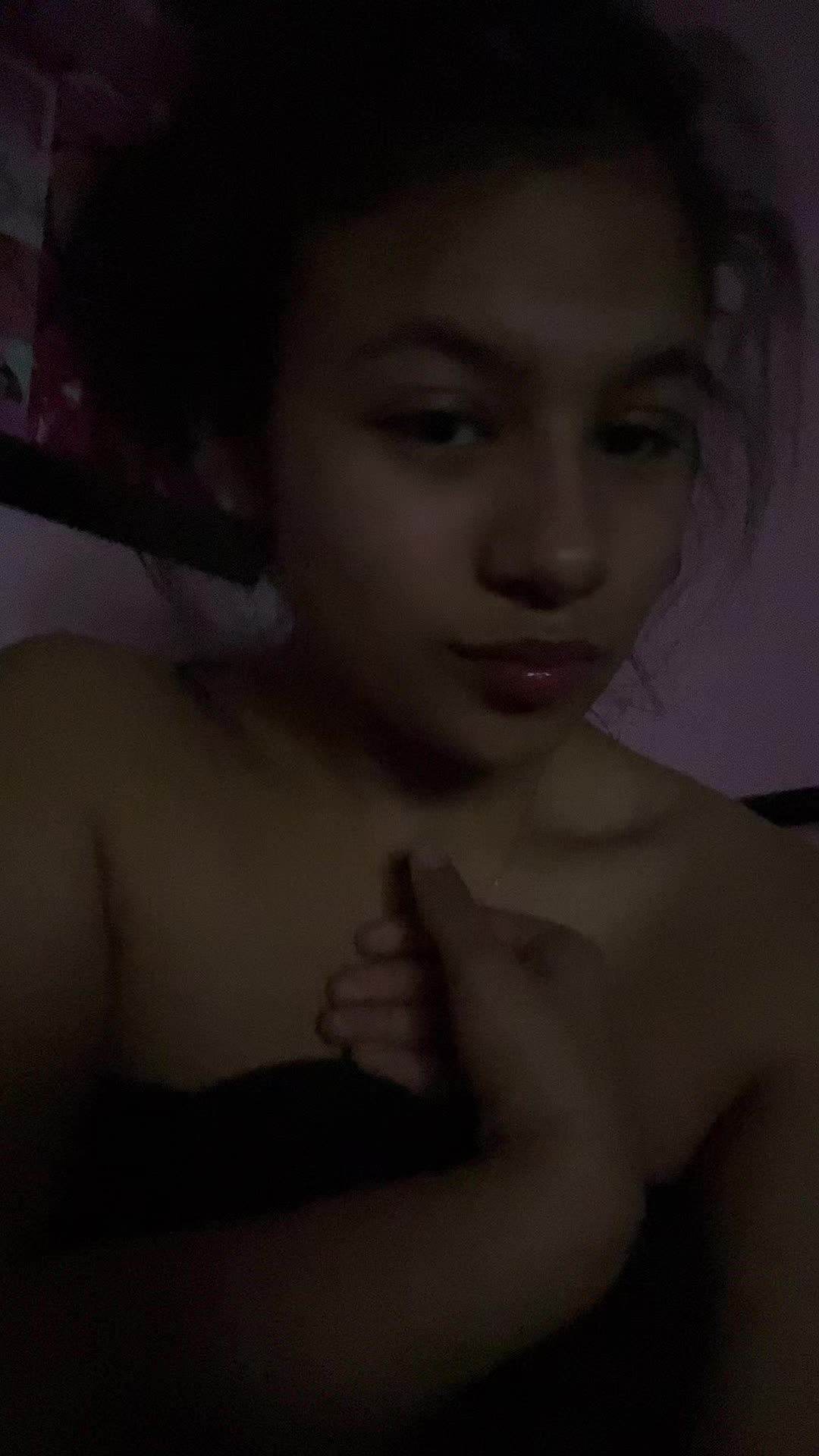 @hollyhennesseystwin