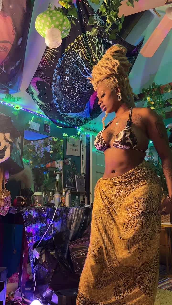 @Trippy God Mother 🍄