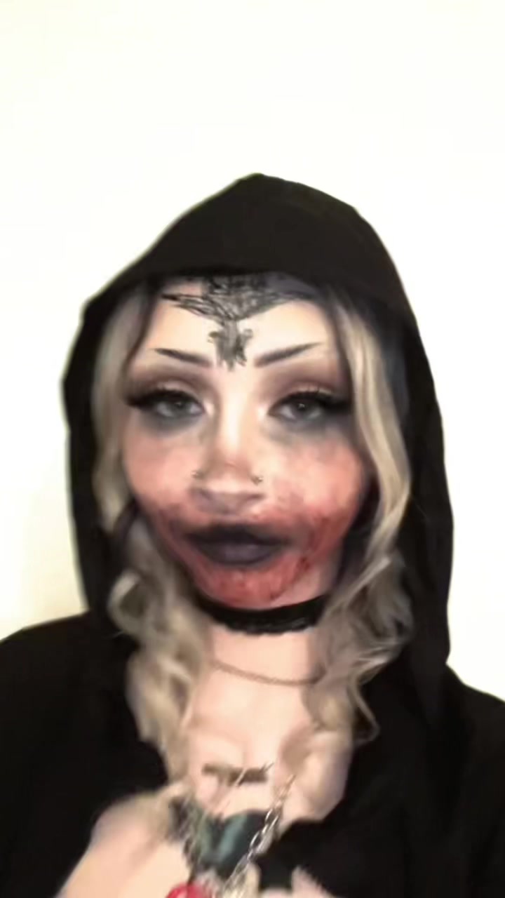 @<3