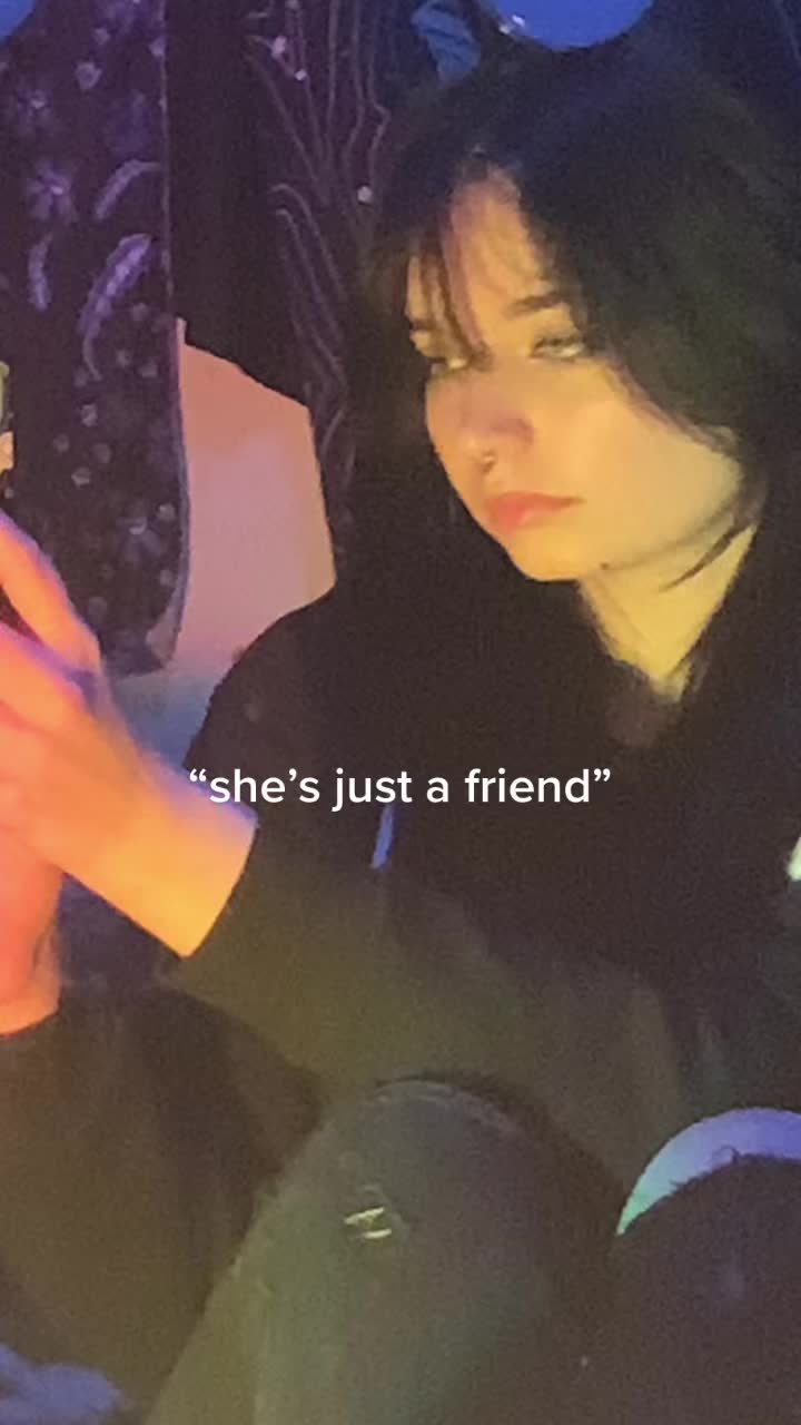 @Kaylee👩🏻❤️💋👩🏻