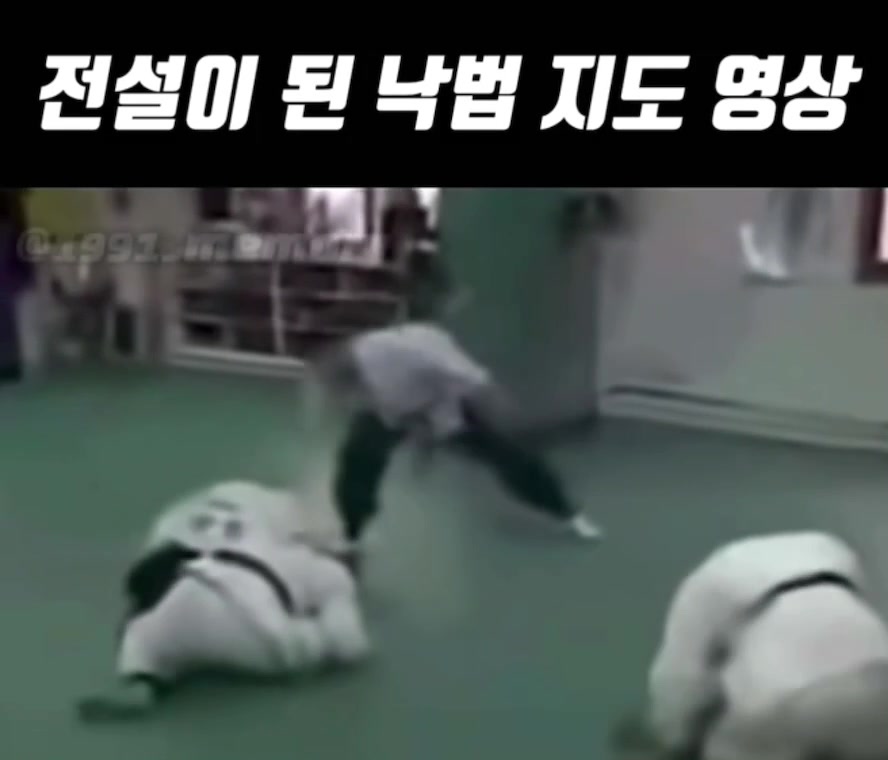 @연애안하면닭다리두개내꺼