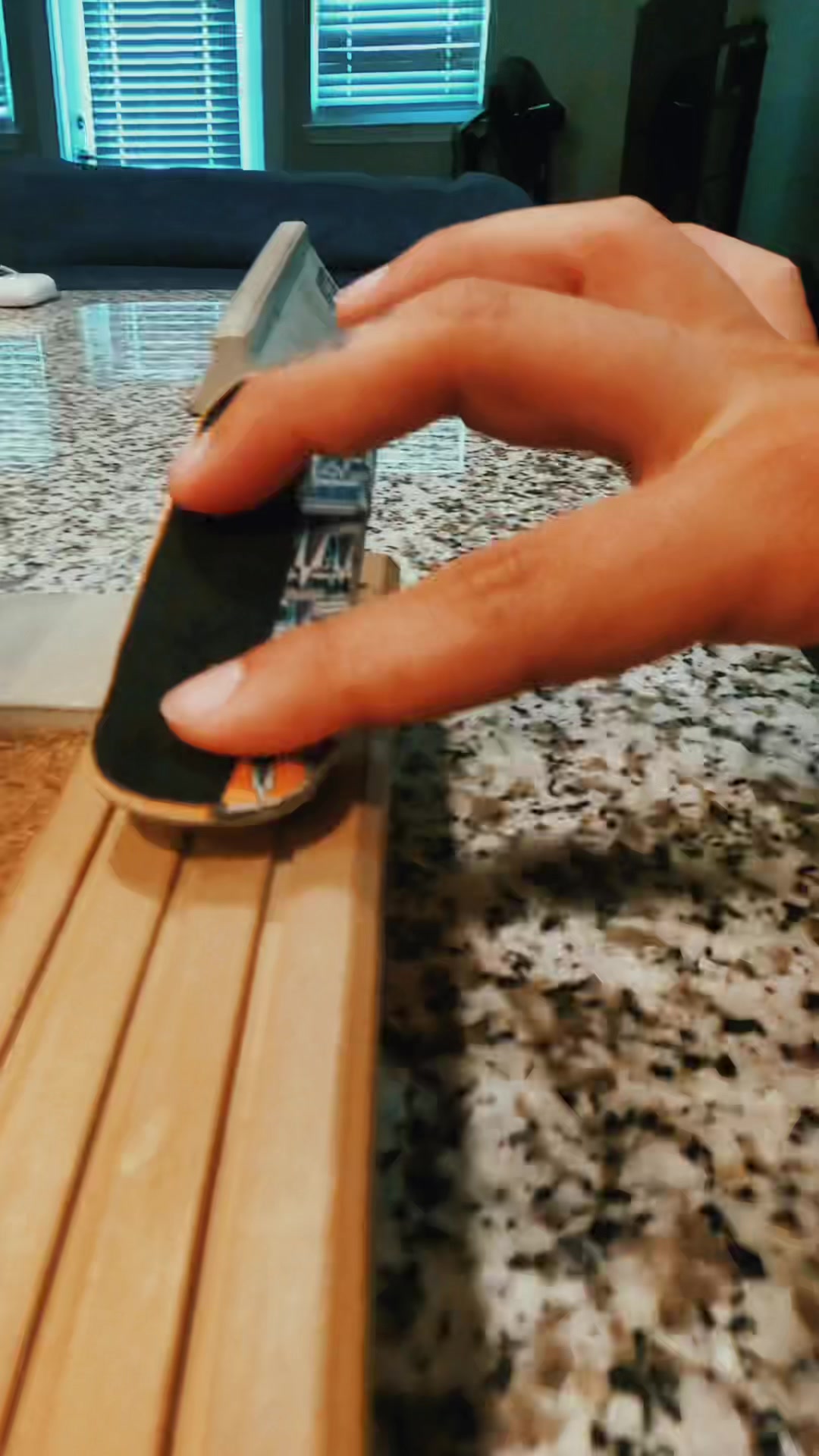@Arturo (FingerFlipped)