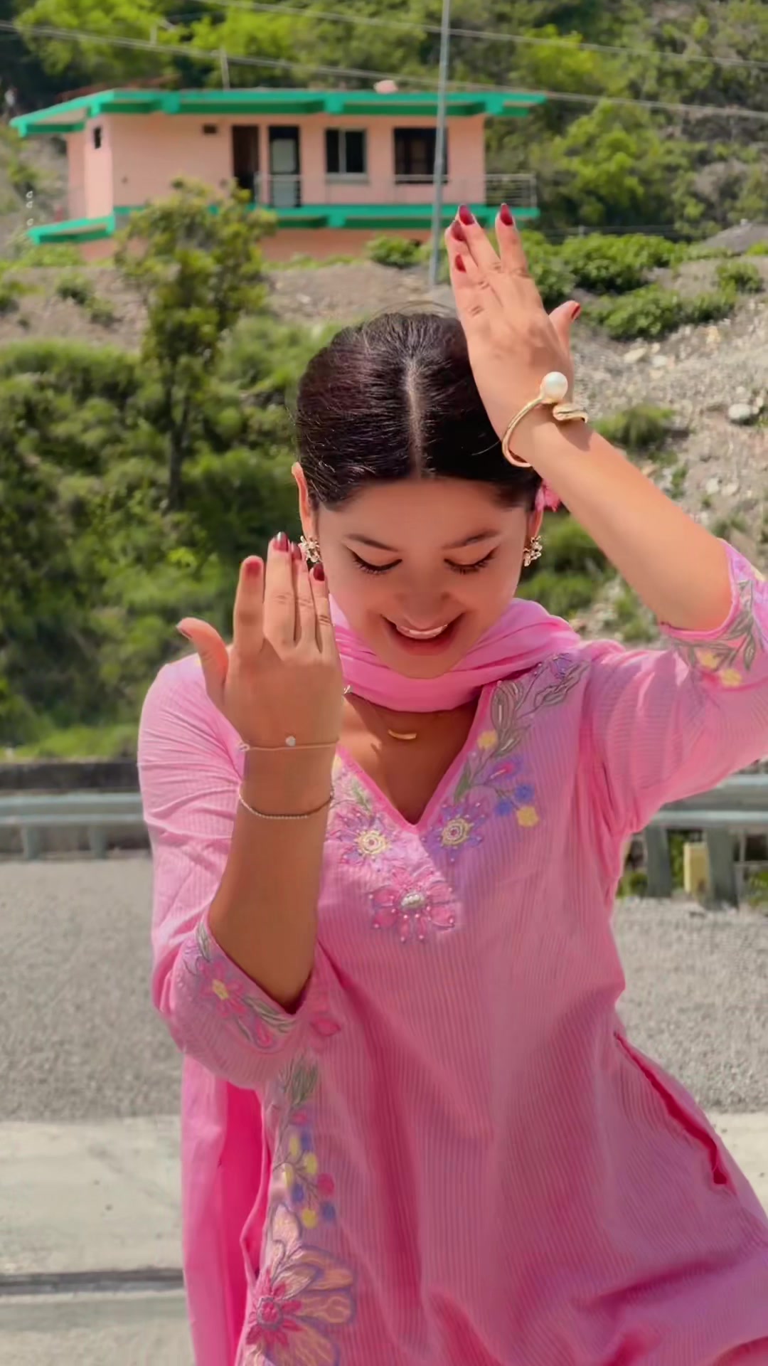@Dipa shahi 🕊️