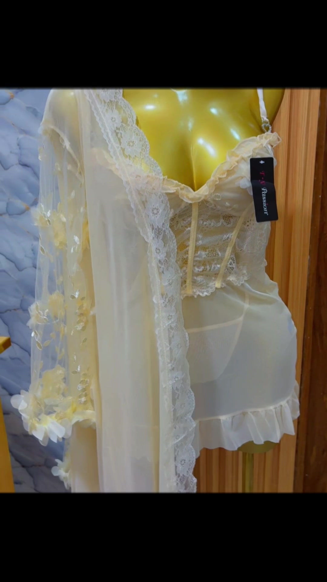 @falingerie3