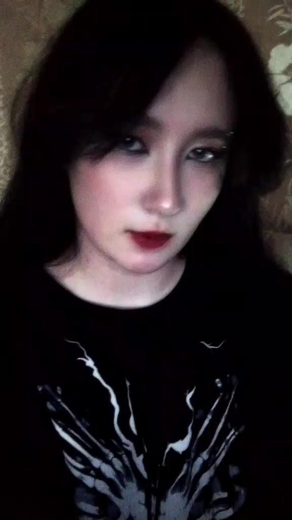 @anisoi
