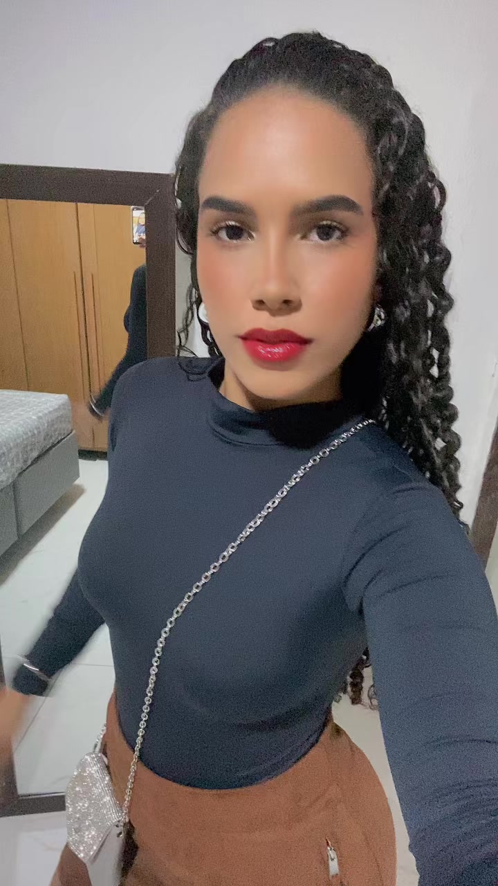@dominique