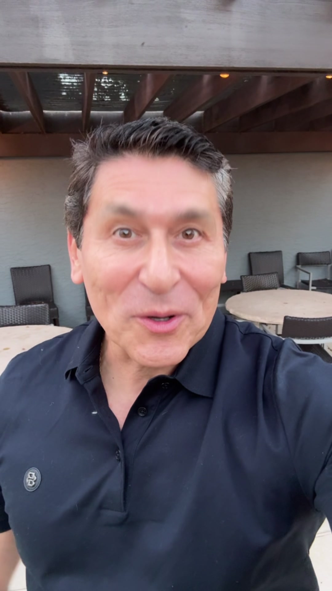 @César Lozano