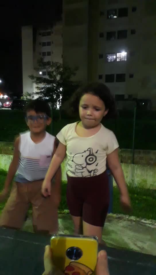 @Laura Eliane226