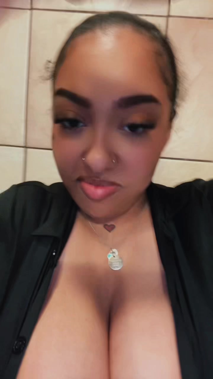 @TheRealLatinDoll