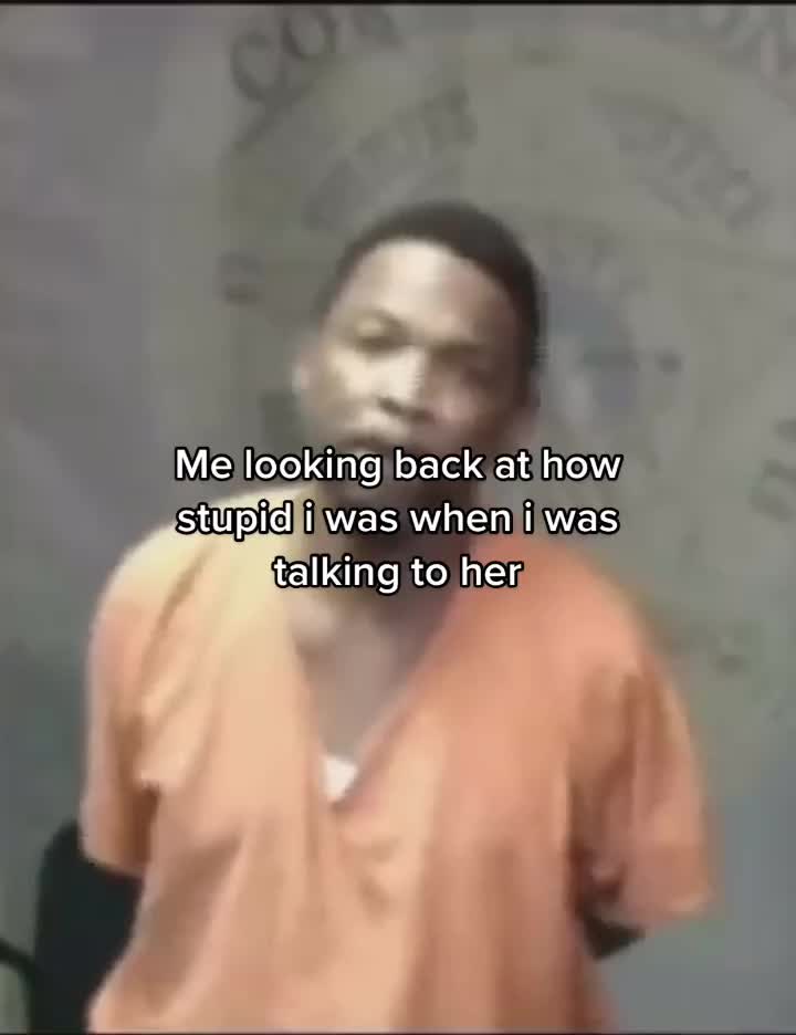 @🦦