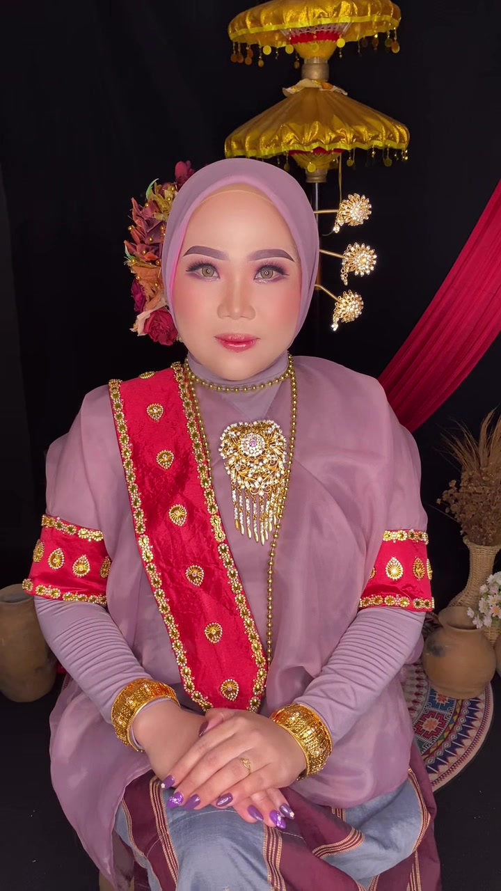 @Sidra Dean Yuraa
