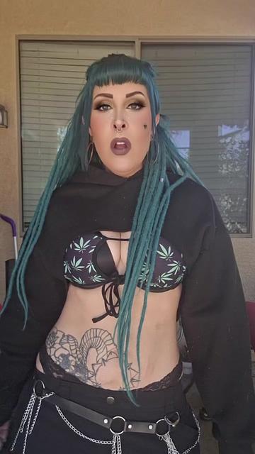 @niki_noxious