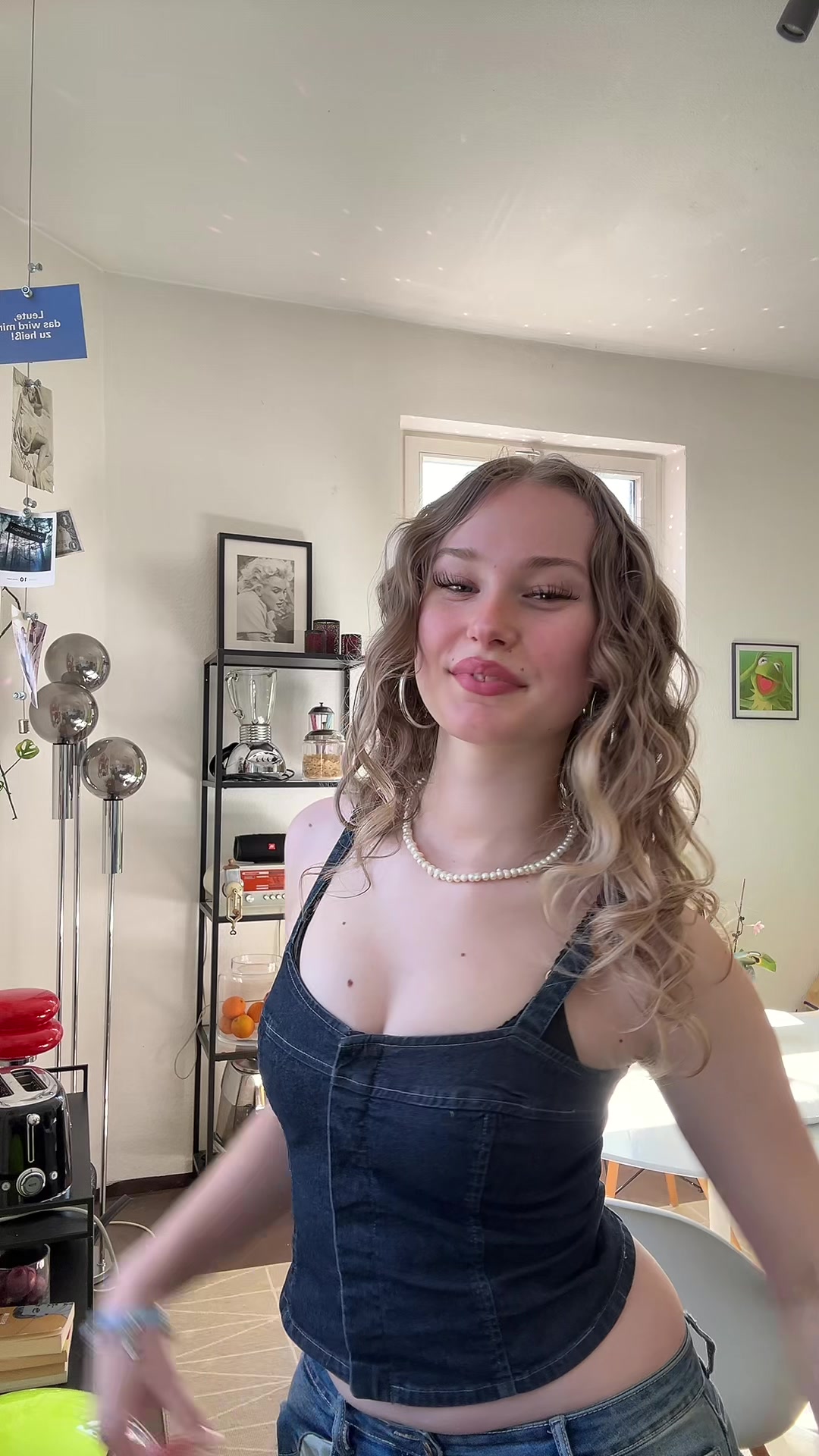 @Lily 🎀🪩