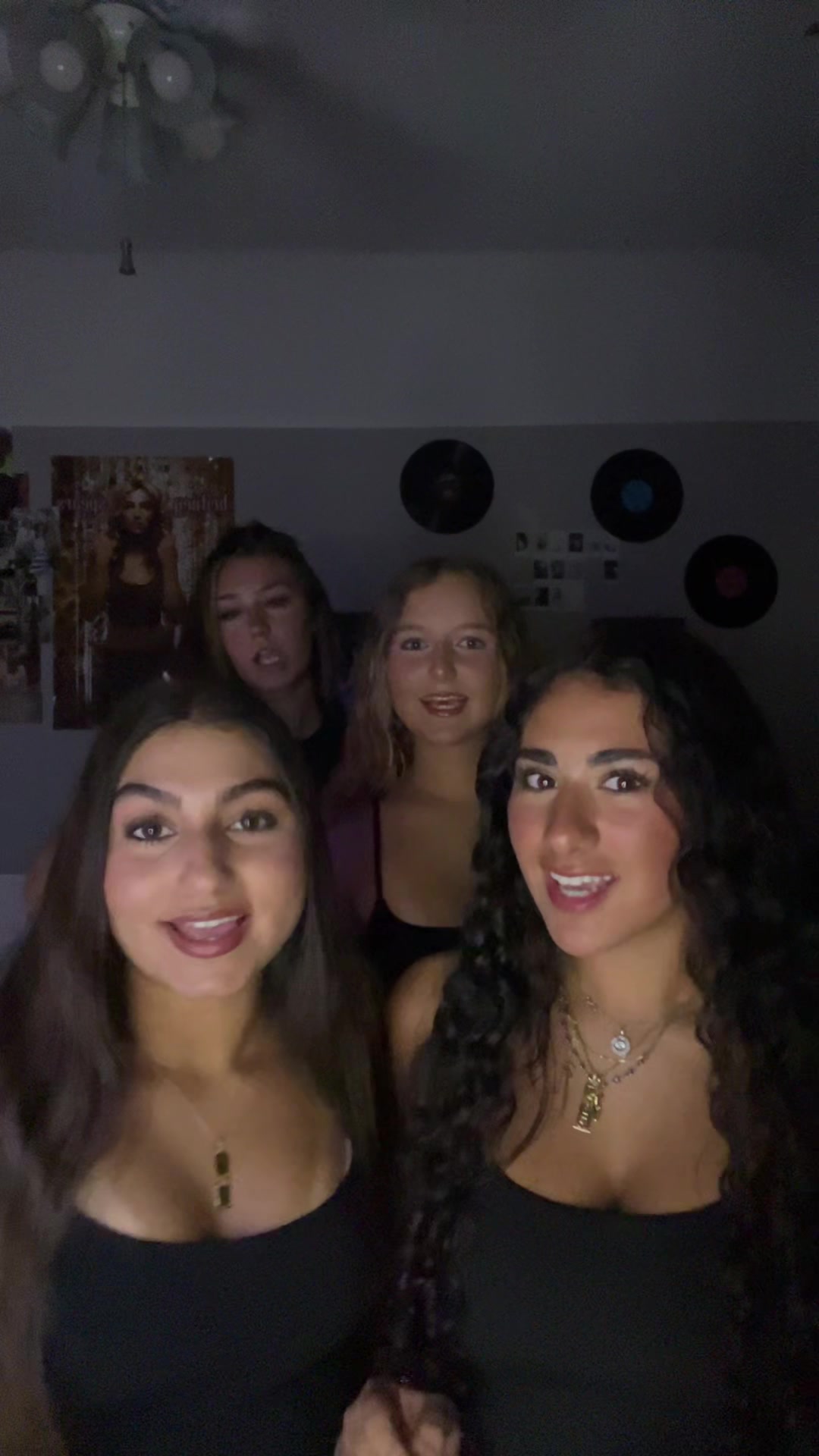 @julia ﾒ𝟶