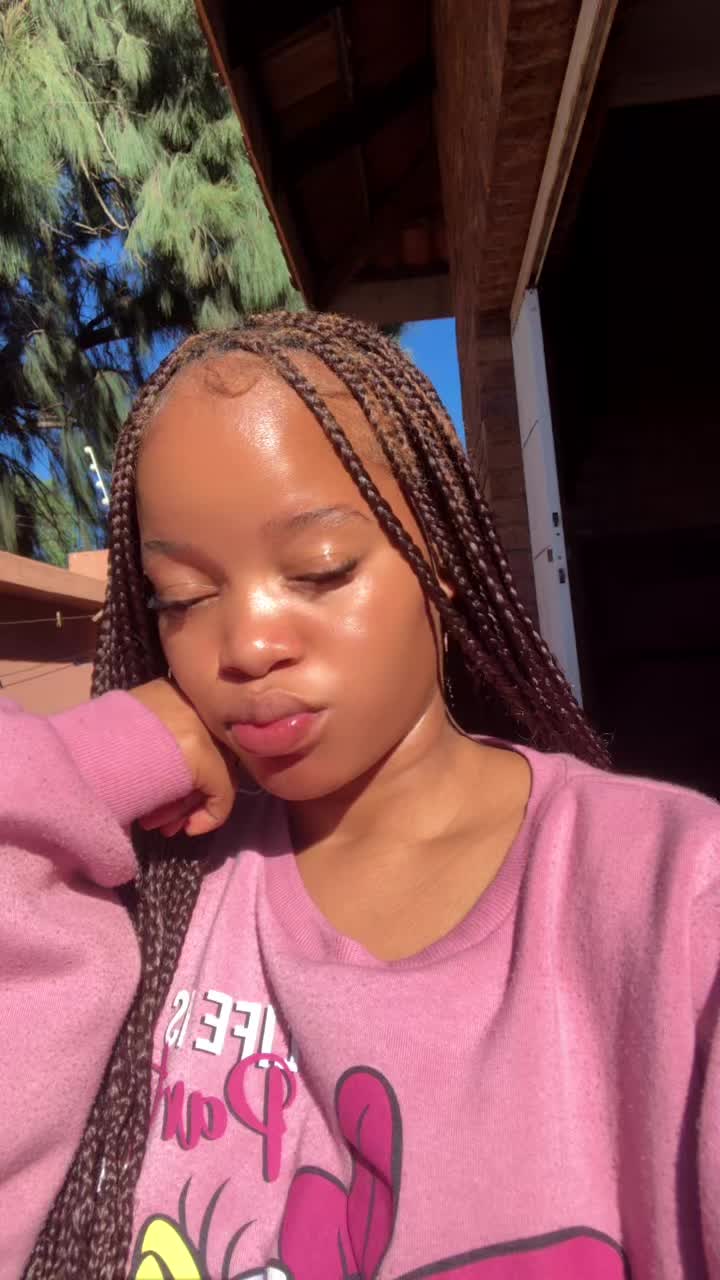 @MphoMokoena