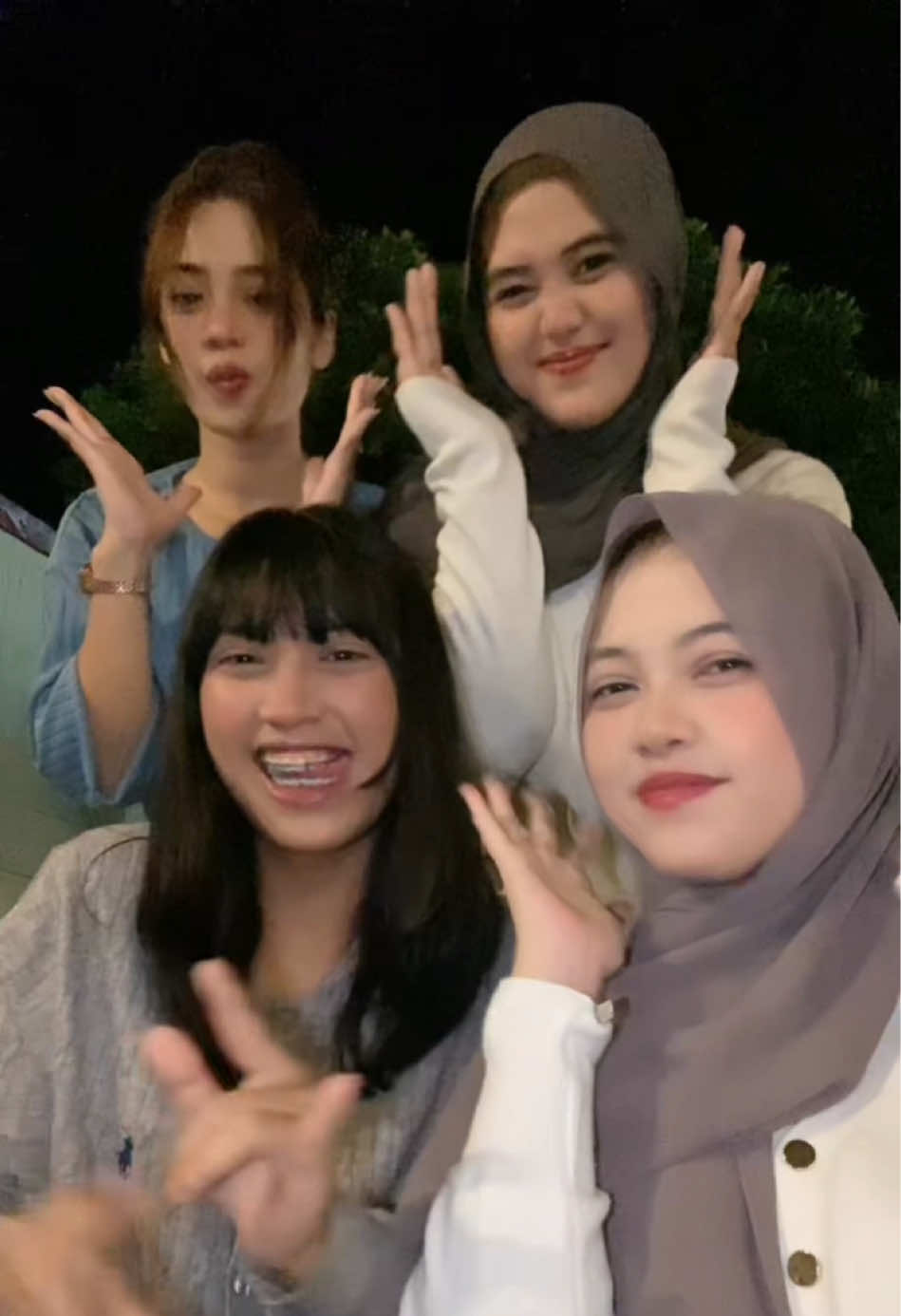 @Hana
