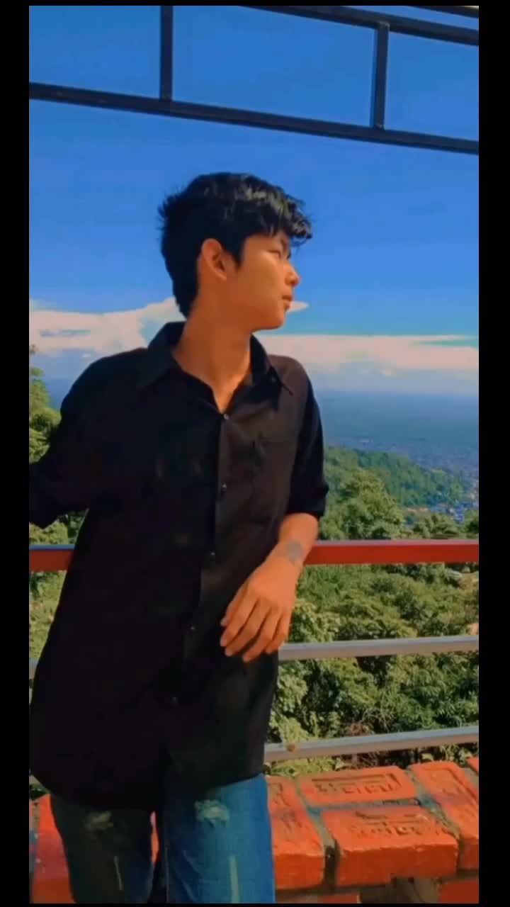 @Ayush__Đøn