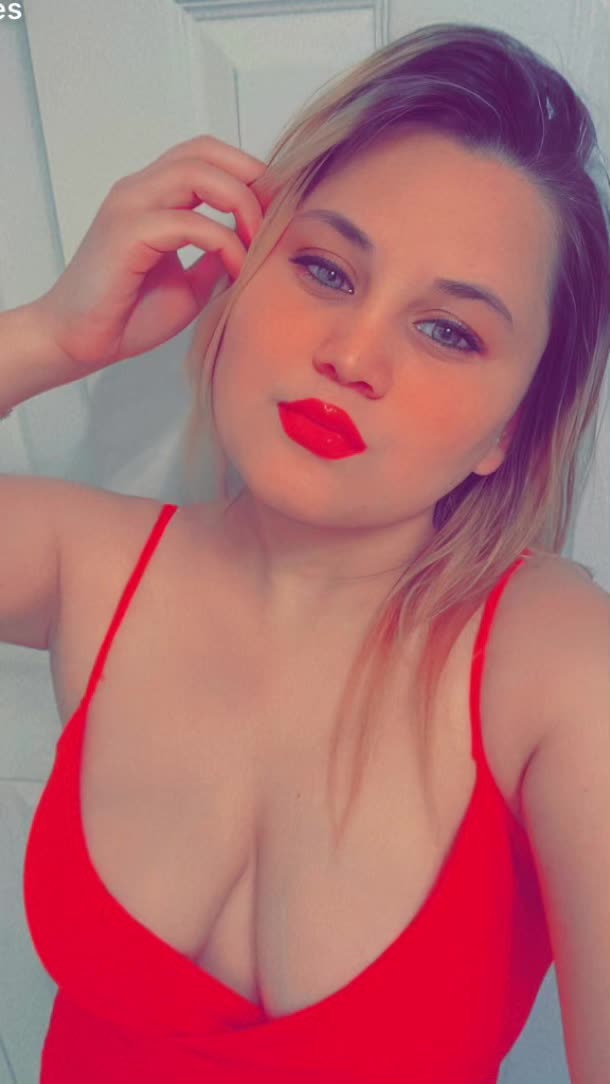 @Rachell Salvadoreña