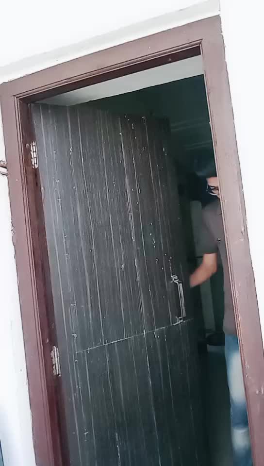 @AweshAk47