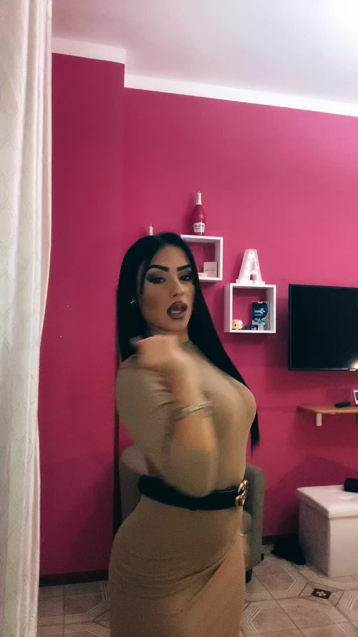 @Alessia🍒👸🏻
