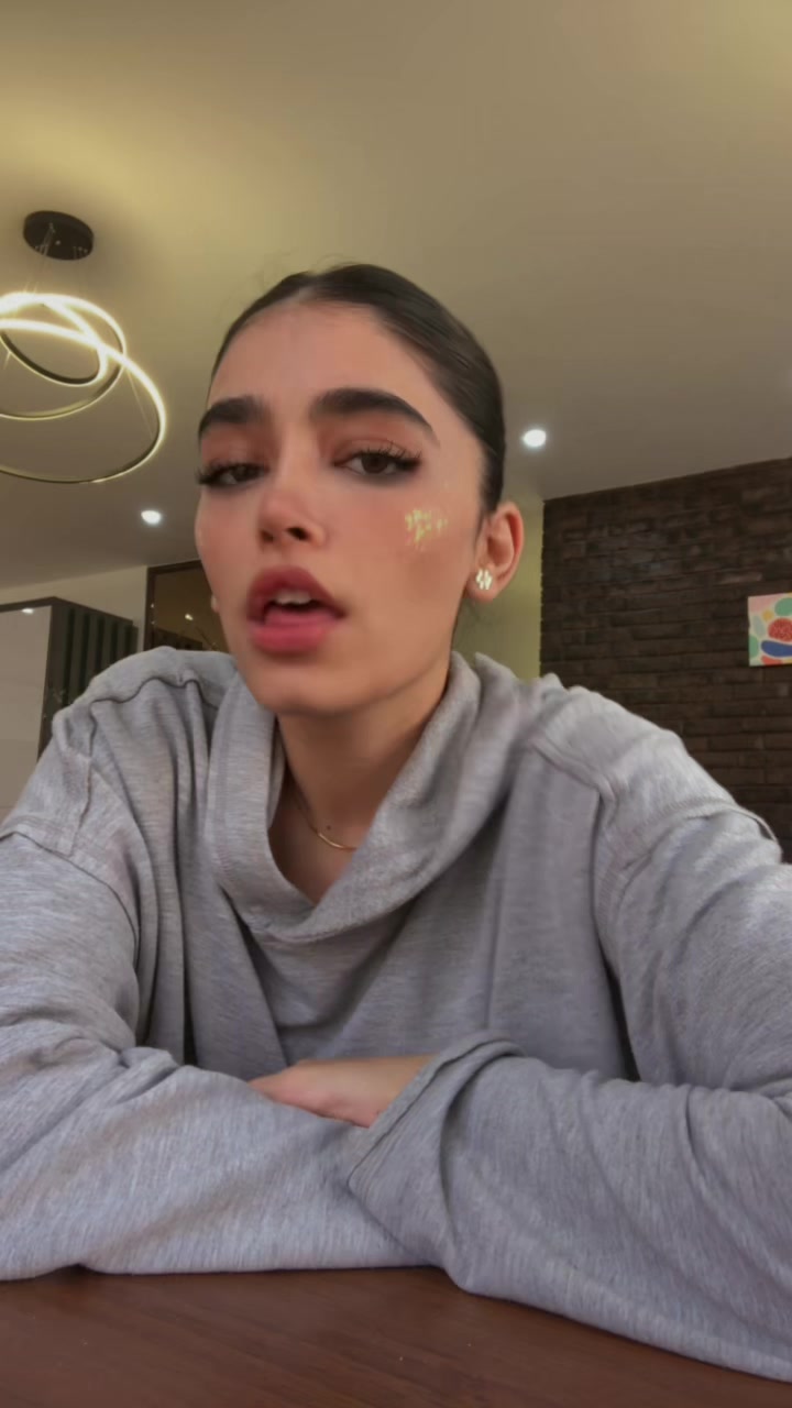 @Heliashayann