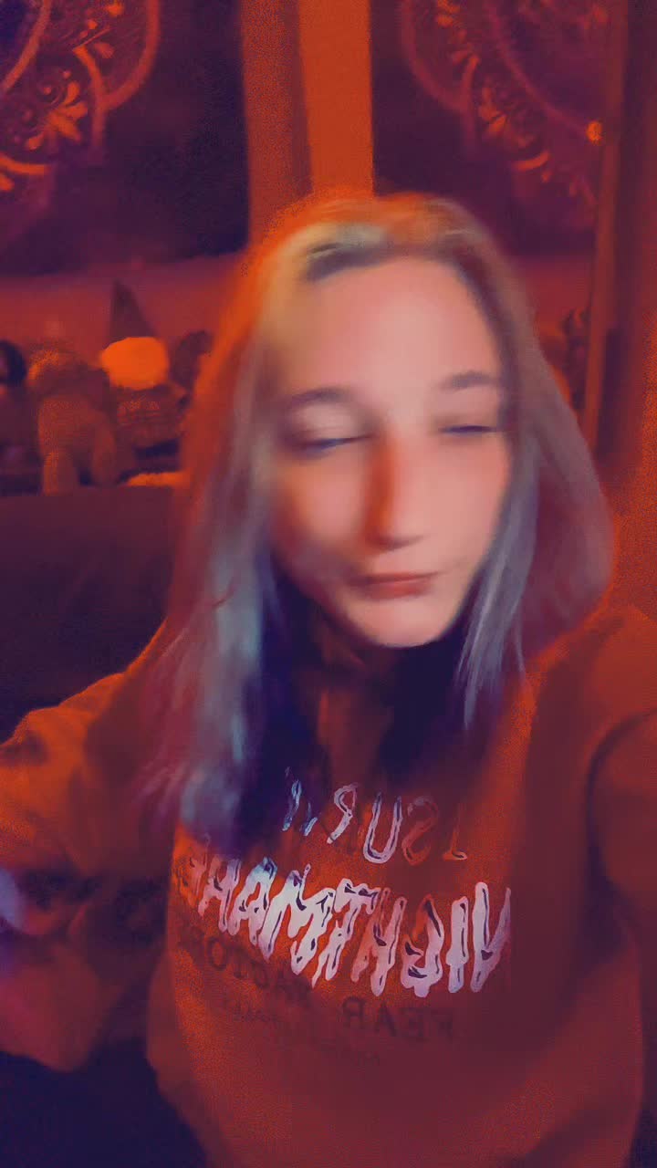 @𝐻𝑜𝓁𝓁𝓎𝒬𝓊𝒾𝓃𝓃