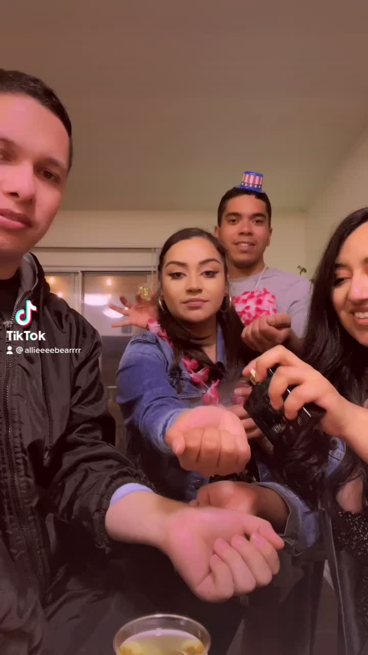 @Itsallieebearrrr