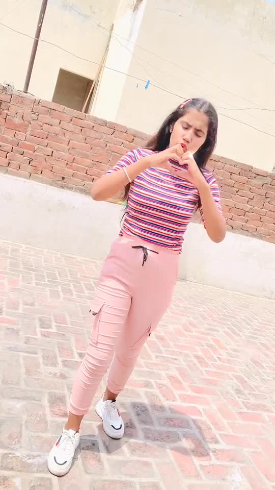 @khushneet kaur♥️💫