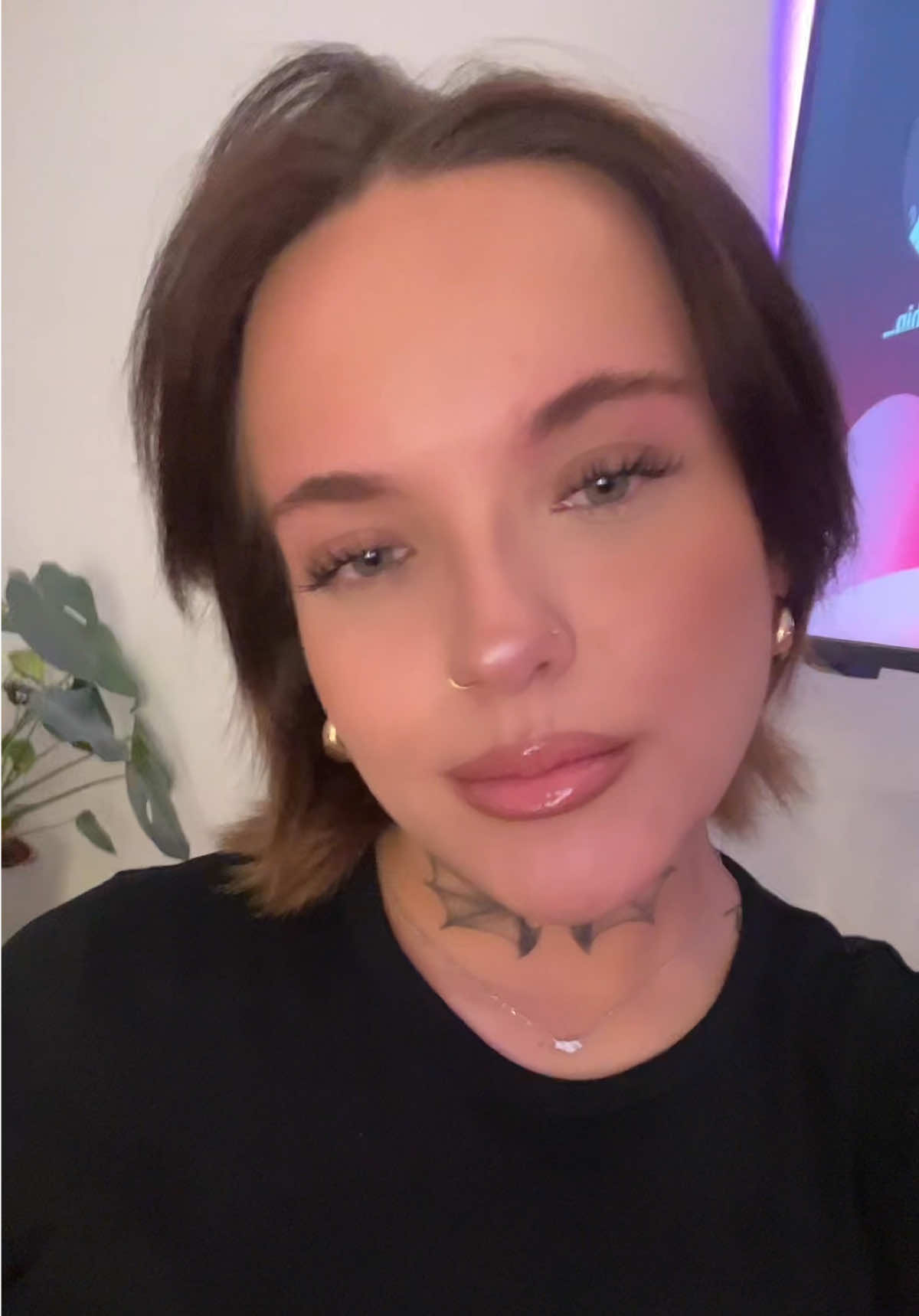 @𝐑𝐨𝐦𝐲💞