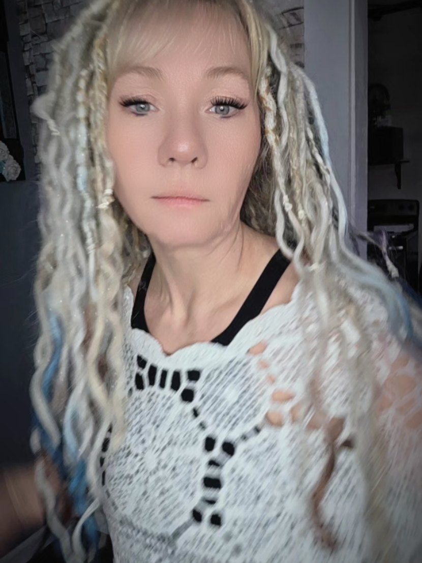 @𝕮𝖍𝖗𝖎𝖘𝖙𝖎𝖓𝖆