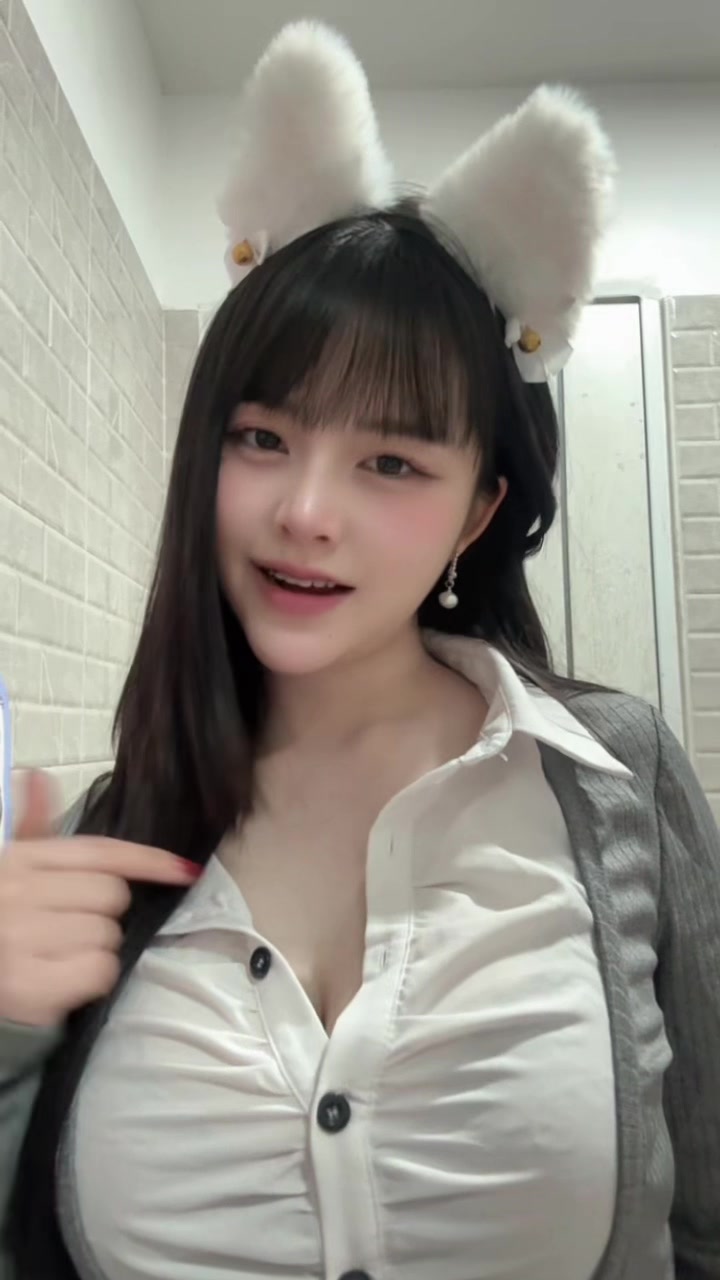 @HomHun👑 ༘⋆✿