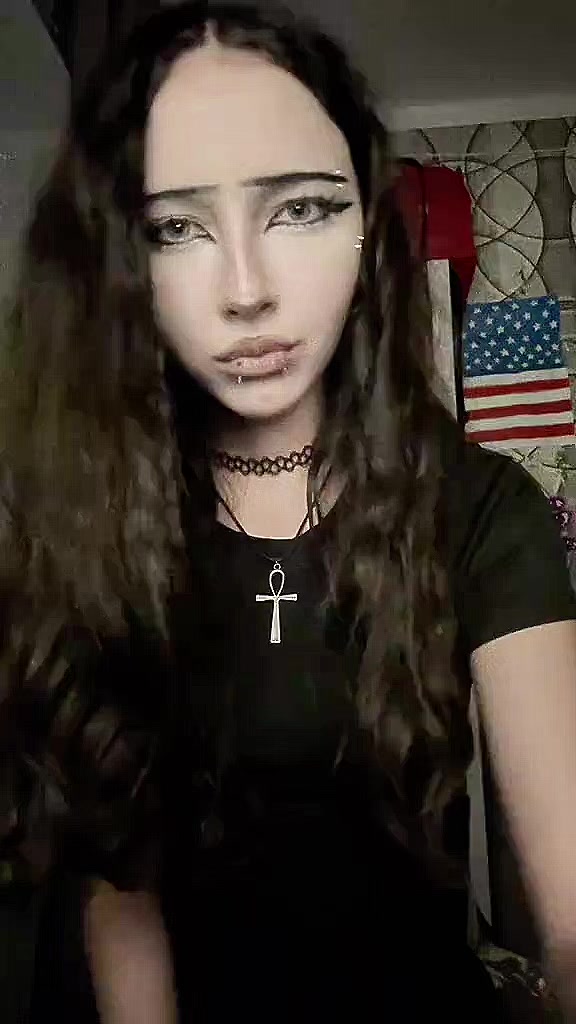 @мила