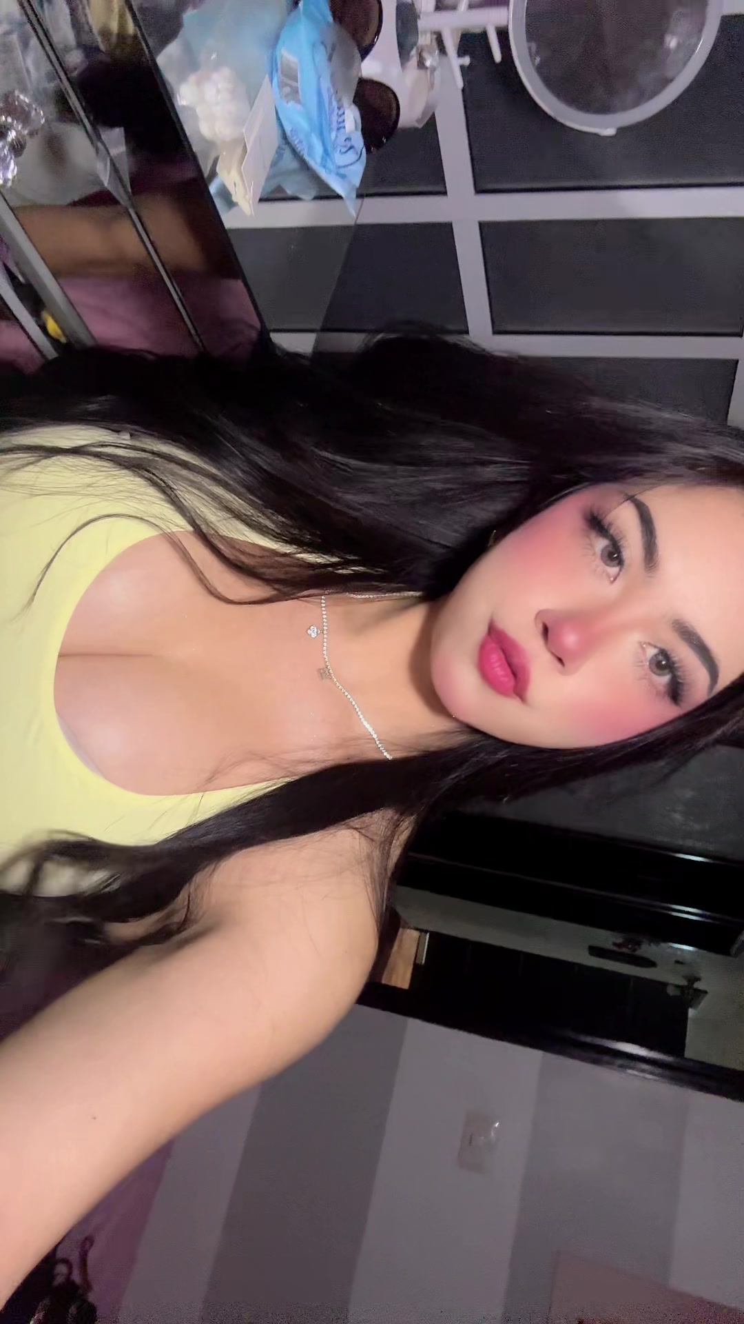 @valee_serret
