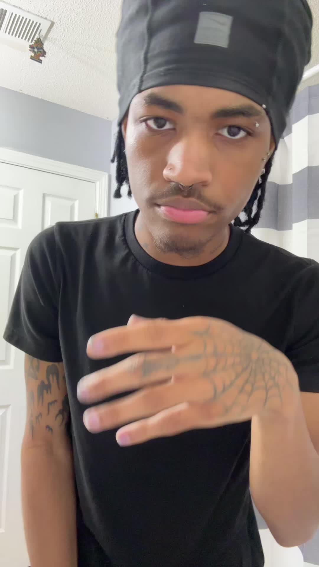 @⛧