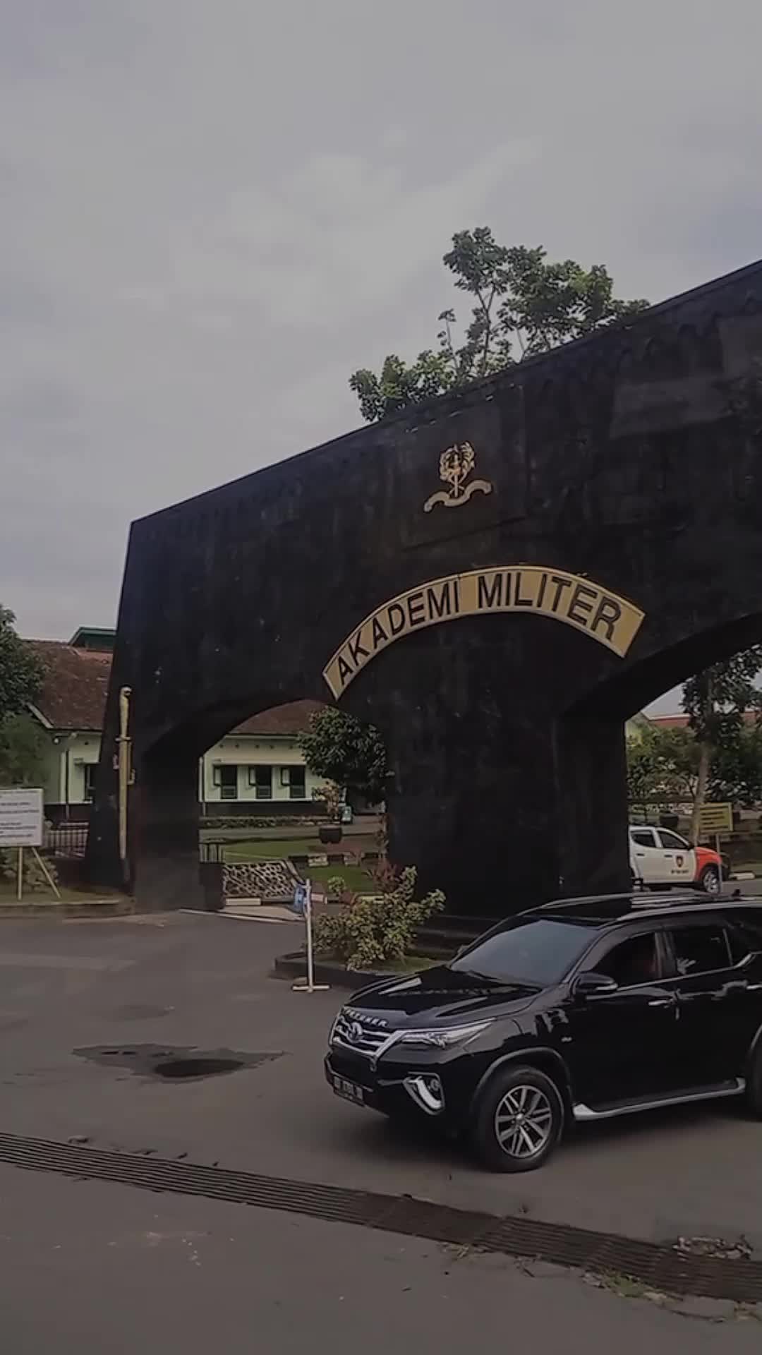 @TNI-POLRI