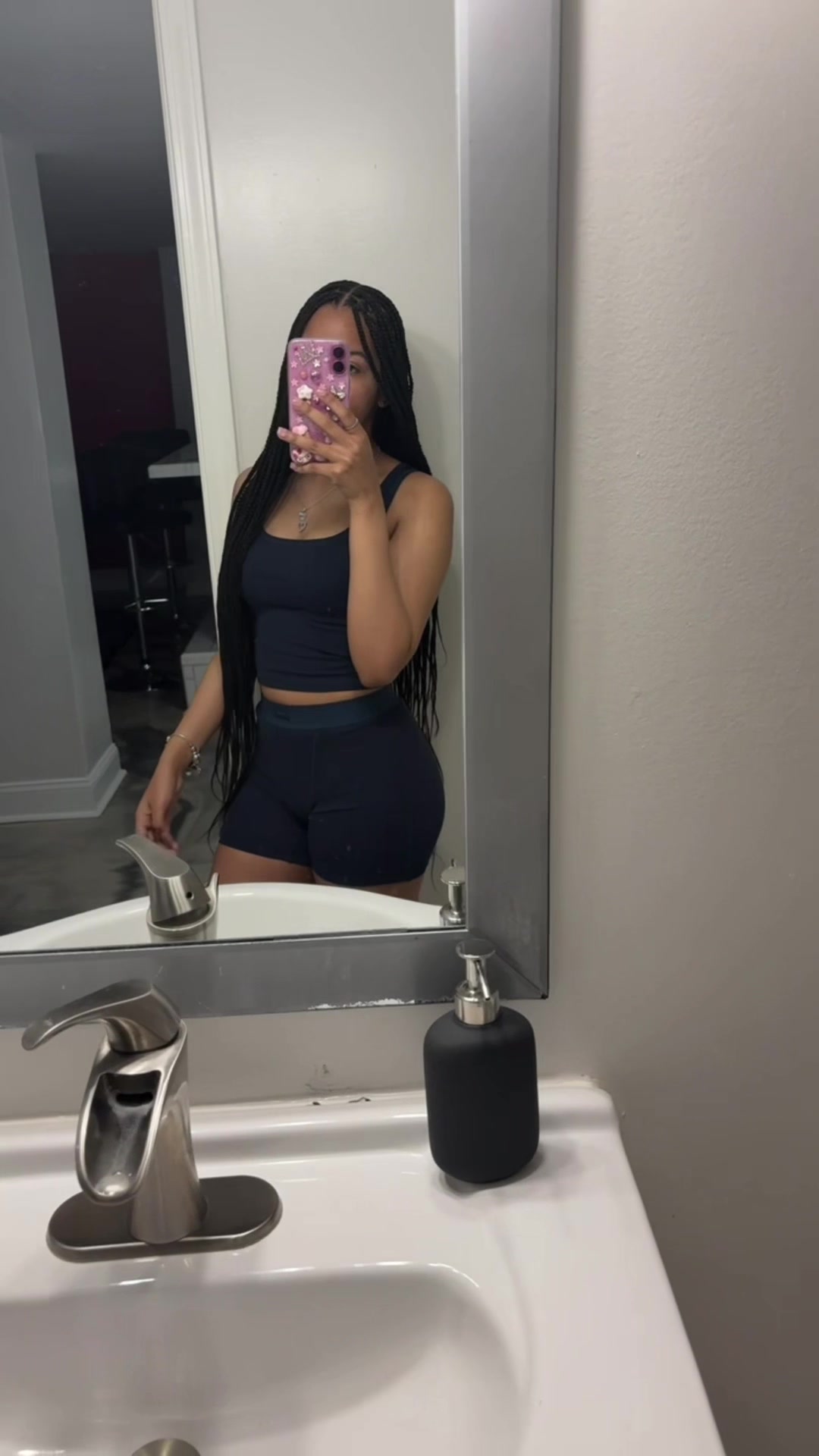 @nothisnotmalia