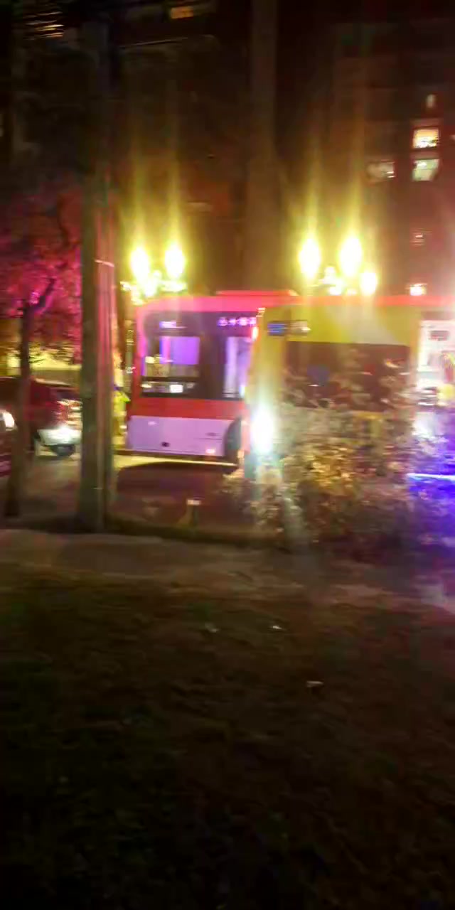 @S&aacute;tira