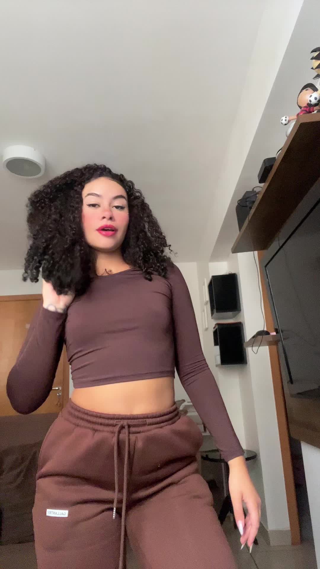 @_.cachinhoss