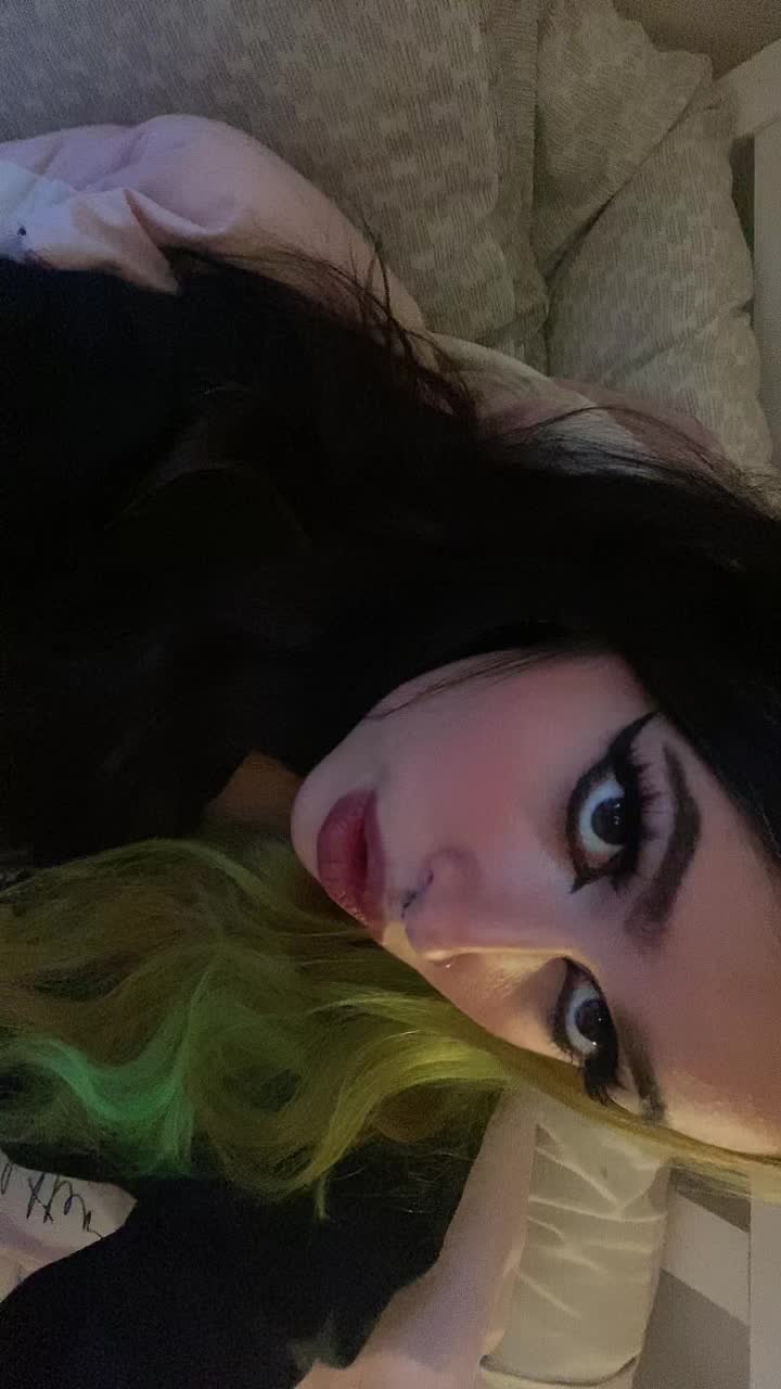 @rachel👽🖤