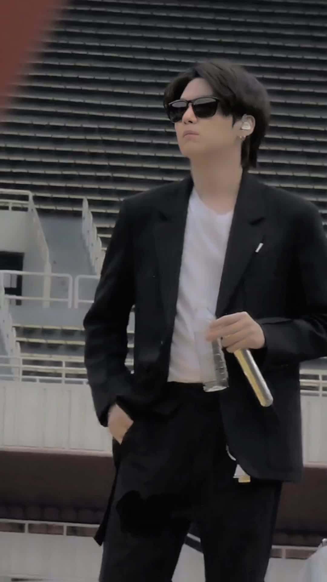 @๐น๐๐
๐๐๐๐๐๐โท